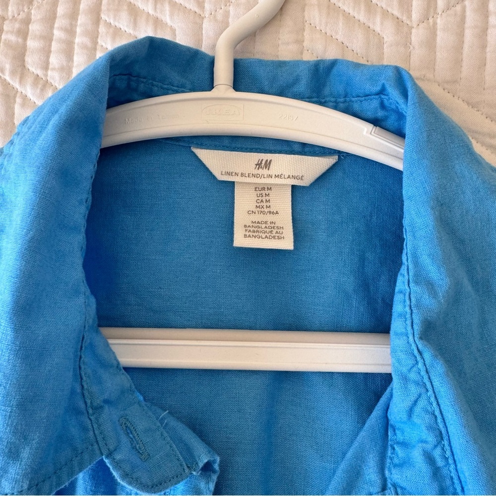 H&M Button-Down Shirt in Bright Turquoise - Picture 3 of 11